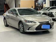2020 Lexus ES 200 — фото 3