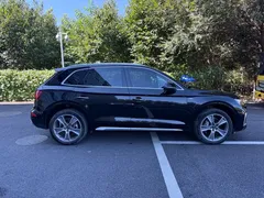 2022 Audi Q5L 45T, чёрный — фото 3