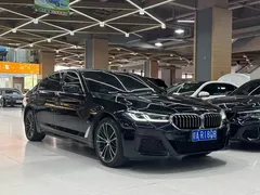 2021 BMW 5 Series 5 530Li M, чёрный — фото 3