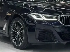 2021 BMW 5 Series 5 530Li M, чёрный — фото 13