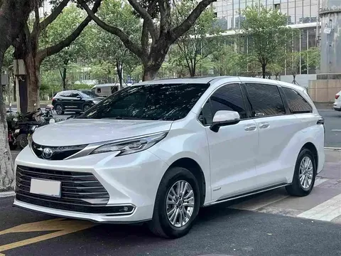 2021 Toyota Sienna 2.5L Hybrid Premium