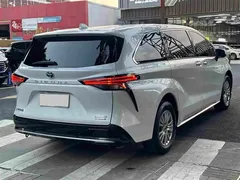 2021 Toyota Sienna 2.5L Hybrid Premium, белый — фото 6