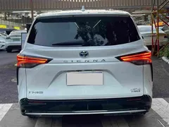 2021 Toyota Sienna 2.5L Hybrid Premium, белый — фото 7