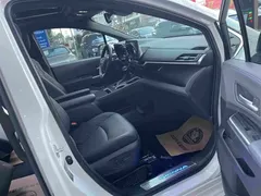 2021 Toyota Sienna 2.5L Hybrid Premium, белый — фото 18