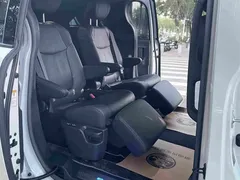 2021 Toyota Sienna 2.5L Hybrid Premium, белый — фото 19