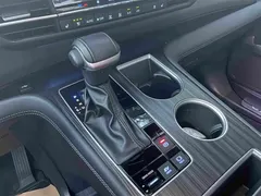 2021 Toyota Sienna 2.5L Hybrid Premium, белый — фото 24