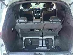 2021 Toyota Sienna 2.5L Hybrid Premium, белый — фото 27