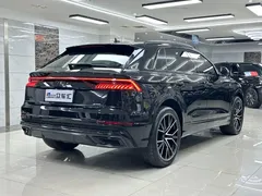2022 Audi Q8 55 TFSI, чёрный — фото 6