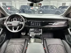 2022 Audi Q8 55 TFSI, чёрный — фото 14