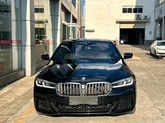 2021 BMW 5 Series 5 530Li M, чёрный — фото 2