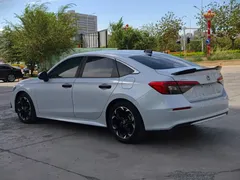 2023 Honda Civic 2.0L e:HEV, белый — фото 7