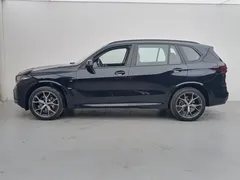 2025 BMW X5 xDrive 30Li M, чёрный — фото 3
