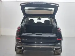 2025 BMW X5 xDrive 30Li M, чёрный — фото 6