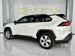 2021 Toyota RAV4 2.0L CVT 2WD PLUS, белый — фото 12