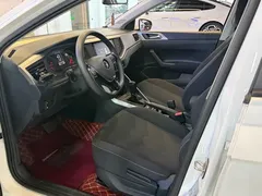 2021 Volkswagen Polo Plus 1.5L AT, белый — фото 3