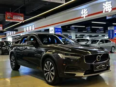 2022 Volvo V90 Cross Country B5 AWD — фото 3