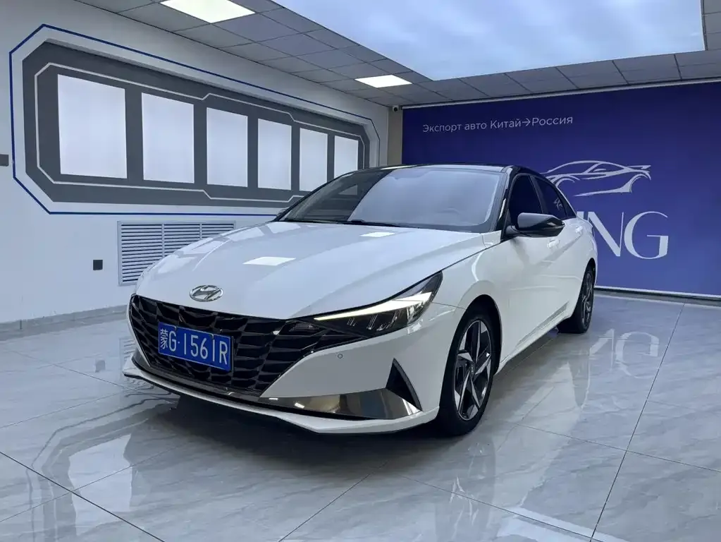 2022 Hyundai Elantra 1.5L CVT LUX Premium