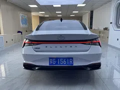 2022 Hyundai Elantra 1.5L CVT LUX Premium, белый — фото 4