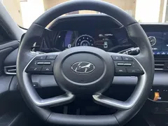 2022 Hyundai Elantra 1.5L CVT LUX Premium, белый — фото 11