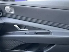 2022 Hyundai Elantra 1.5L CVT LUX Premium, белый — фото 15