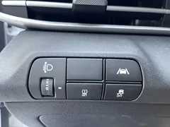2022 Hyundai Elantra 1.5L CVT LUX Premium, белый — фото 17