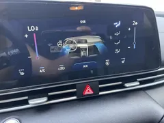 2022 Hyundai Elantra 1.5L CVT LUX Premium, белый — фото 23