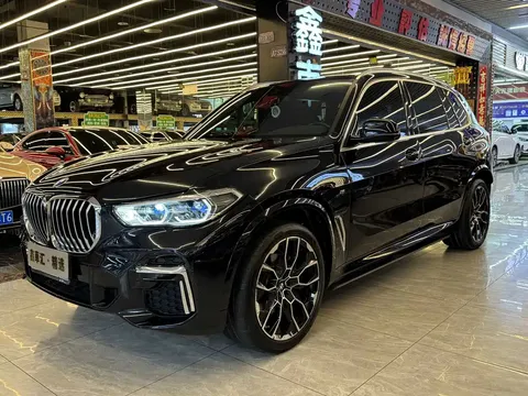 2023 BMW X5 xDrive 40Li M