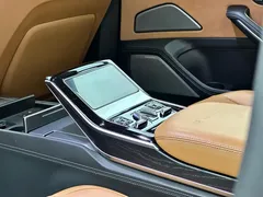 2022 Audi A8L Horch, чёрный — фото 28