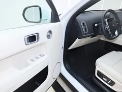 2025 Li Auto L8 Ultra, белый — фото 21