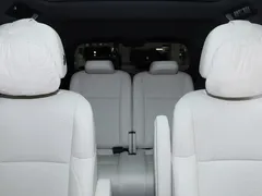 2025 Li Auto L8 Ultra, белый — фото 32