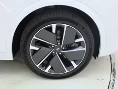 2025 Li Auto L7 Ultra, белый — фото 31