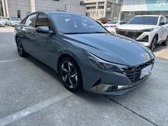 2021 Hyundai Elantra 1.5L CVT LUX Premium — фото 3