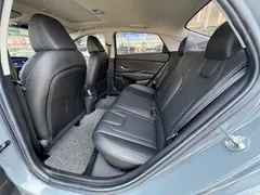 2021 Hyundai Elantra 1.5L CVT LUX Premium — фото 6