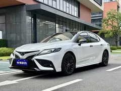 2022 Toyota Camry 2.0S, белый — фото 1