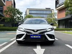 2022 Toyota Camry 2.0S, белый — фото 2