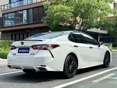 2022 Toyota Camry 2.0S, белый — фото 5