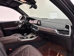 2022 BMW X5 40Li M, чёрный — фото 11