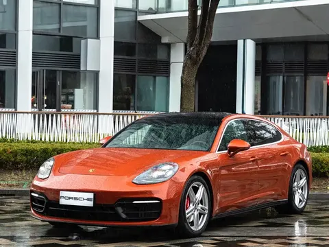 2023 Porsche Panamera 4S 2.9T