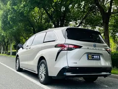 2021 Toyota Sienna 2.5L Hybrid Premium — фото 5