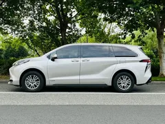 2021 Toyota Sienna 2.5L Hybrid Premium — фото 7