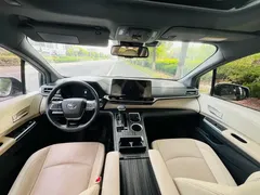 2021 Toyota Sienna 2.5L Hybrid Premium — фото 9
