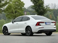 2021 Volvo S60 T4 Luxury, белый — фото 18