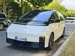 2025 Li Auto MEGA Home, белый — фото 1