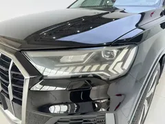 2021 Audi Q7 55 TFSI quattro S line — фото 10