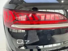 2021 Audi Q7 55 TFSI quattro S line — фото 11