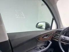 2021 Audi Q7 55 TFSI quattro S line — фото 15