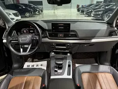 2020 Audi Q5L 40 TFSI, чёрный — фото 12