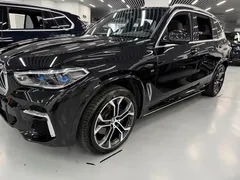 2022 BMW X5 40Li M, чёрный — фото 2