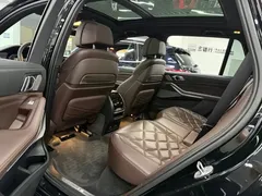2022 BMW X5 40Li M, чёрный — фото 6