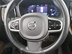 2023 Volvo XC60 4WD Luxury, белый — фото 6